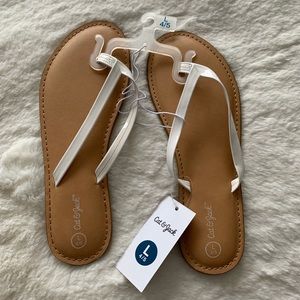 Girls NWT White Leather, Cat & Jack Flip Flops
